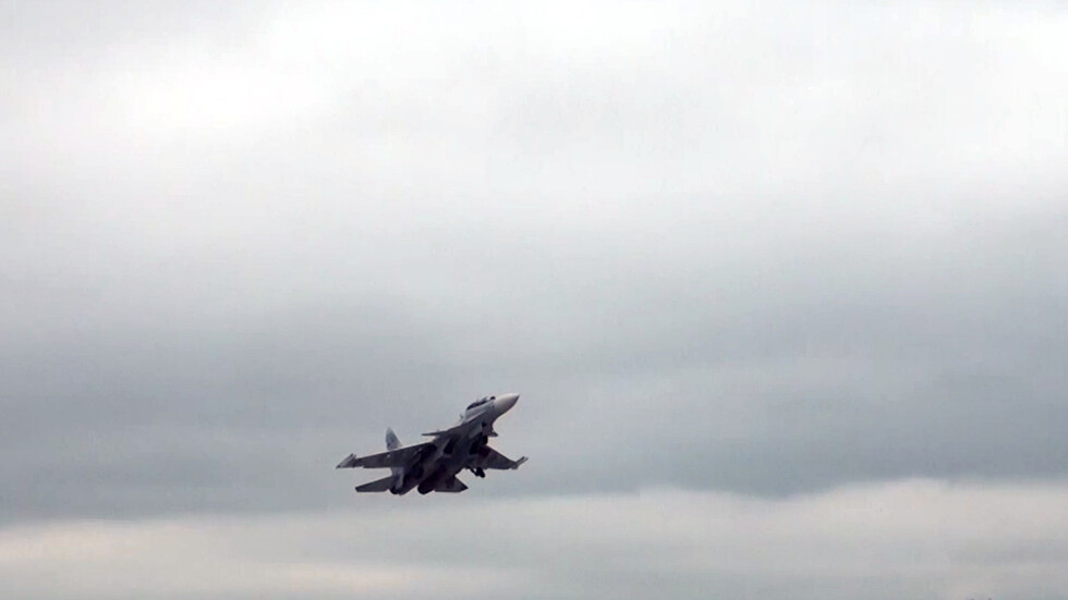 الجيش الصيني يجري دوريات بحرية وجوية بالقرب من تايوان