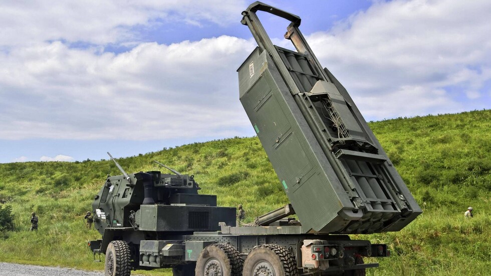 بايدن يعلن تقديم راجمات صواريخ HIMARS لأوكرانيا