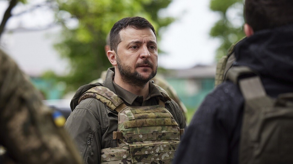 بيسكوف: السلطات الأوكرانية "تجمد" المفاوضات