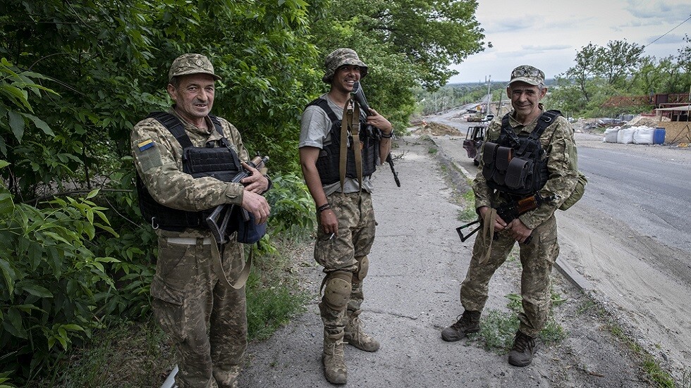 الدفاع الروسية: كييف فبركت بدعم من لندن فيديو حول معركة وهمية مع القوات الروسية