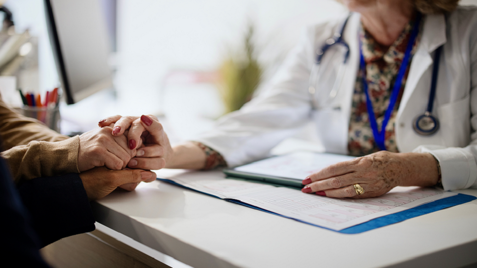 أعراض السرطان: ثلاثة تغييرات "جسدية" قد تدل أن "الموت يستضيفك"!