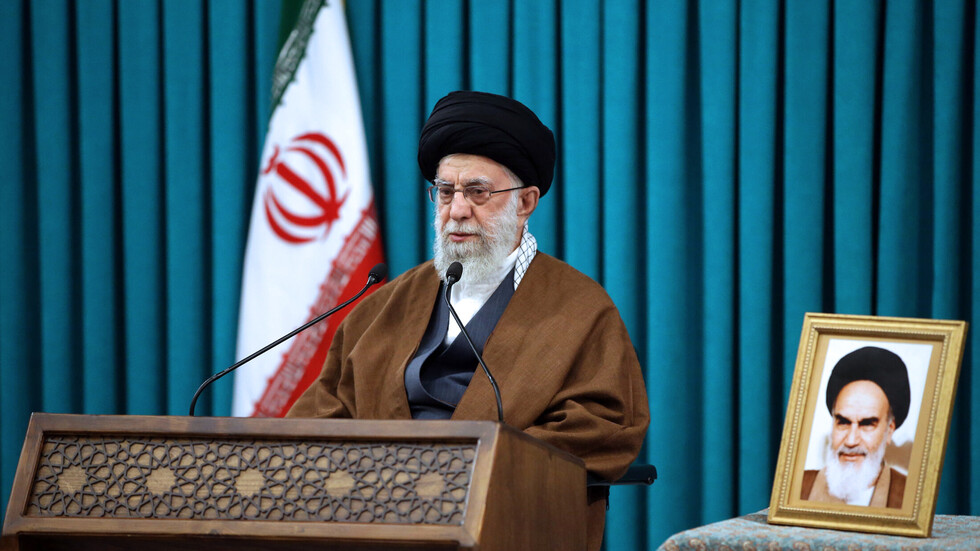 خامنئي: إيرانيون خونة يقدمون للعدو استشارة خاطئة يعمل على أساسها ويفشل