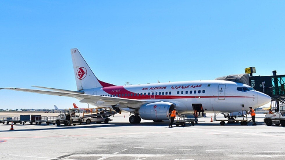 نهاية مأساوية.. العثور على جثتي شخصين داخل أجزاء طائرة تابعة للخطوط الجزائرية (فيديو)