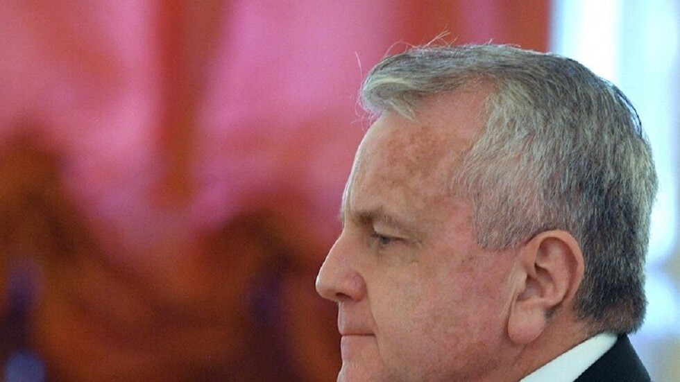 السفير الأمريكي بموسكو: لو كنت مواطنا روسيا لشعرت بالقلق