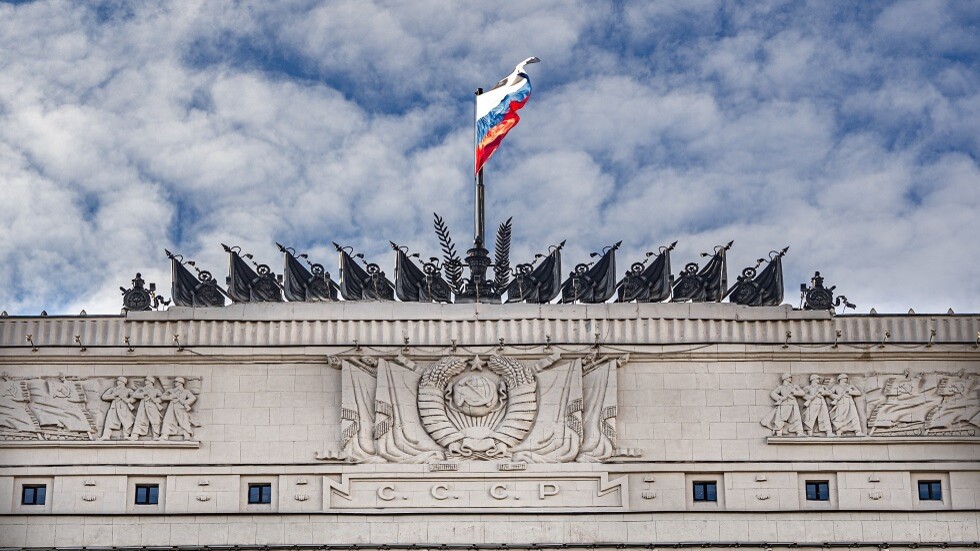 الدفاع الروسية تعرض مشاهد لتدمير مدفع نرويجي ذاتي الحركة في أوكرانيا