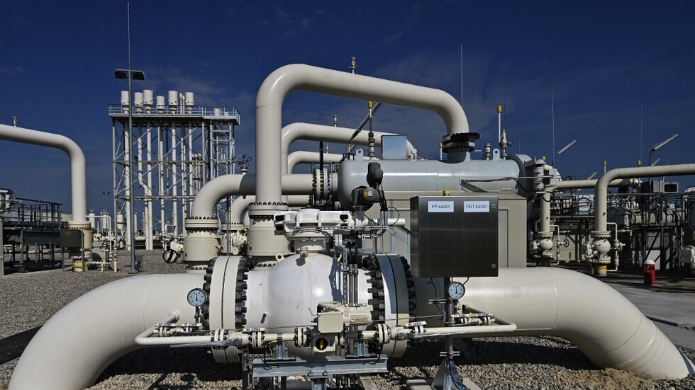 خبير: هستيريا واشنطن لمحاصرة روسيا تقود لمسيرة غباء اقتصادية بلا نهاية