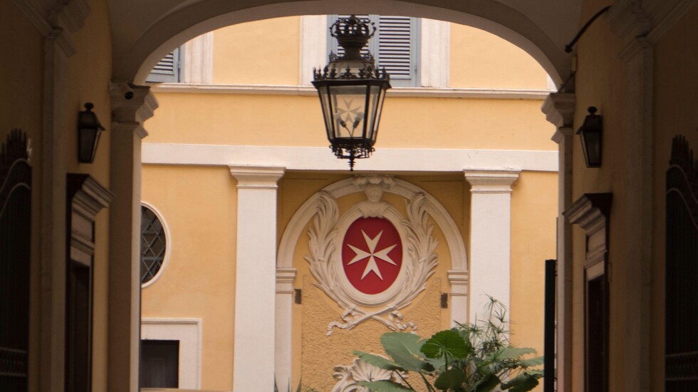 وفاة زعيم فرسان مالطا