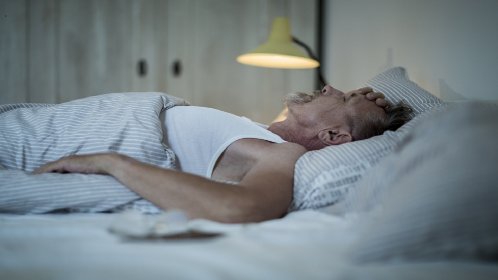 الكوابيس في الستينات من العمر قد تكون علامة تحذير لمرض مزمن!