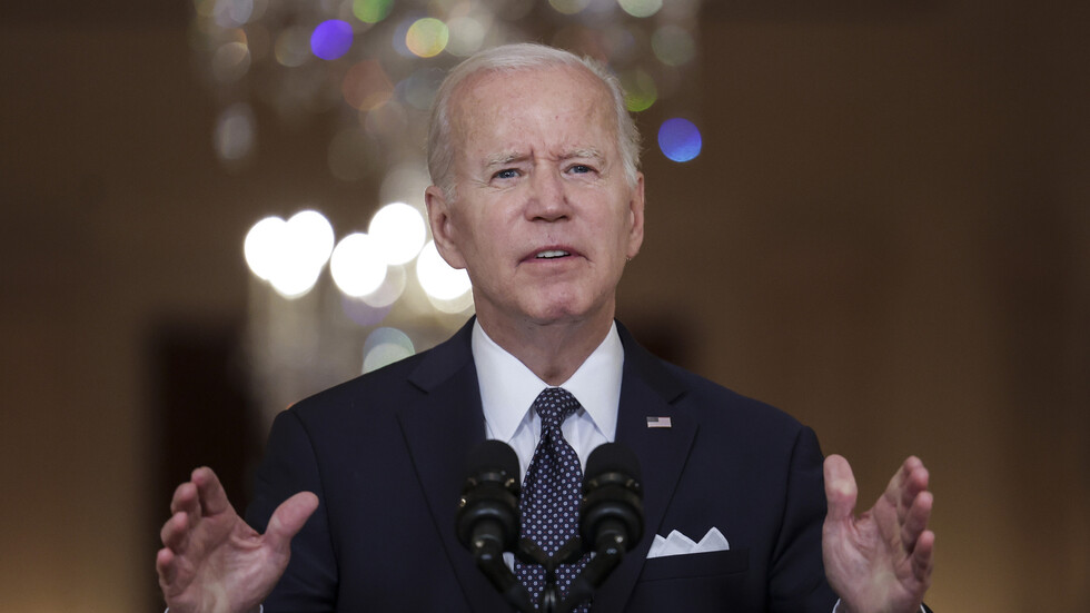 بايدن يتعثر مرة أخرى (فيديو)