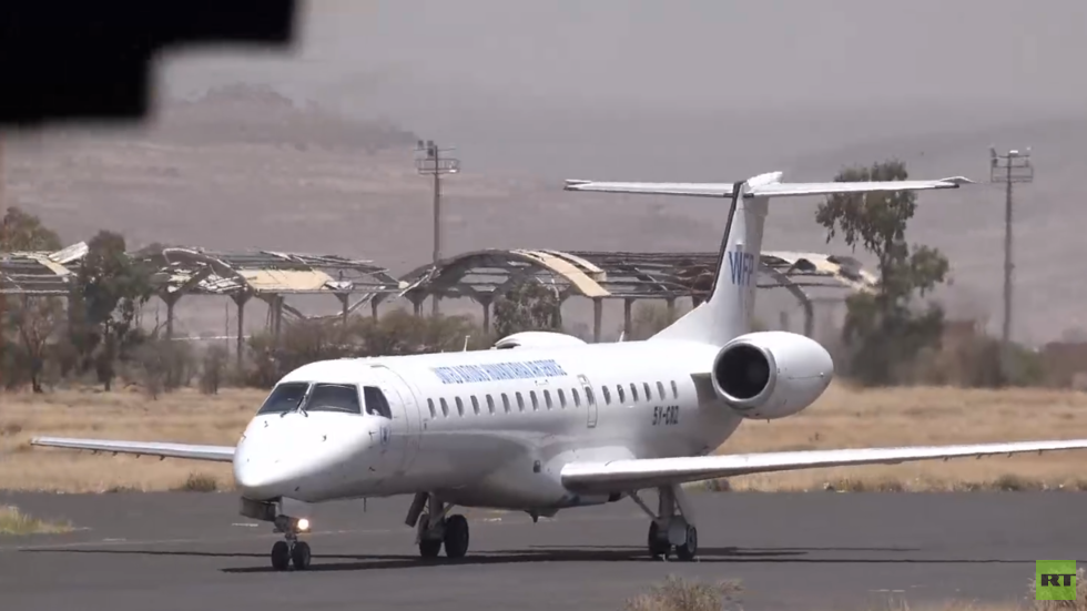 الفريق الحكومي في اليمن: ننتظر نتائج زيارة المبعوث الأممي إلى صنعاء