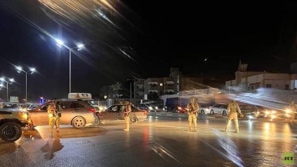 ليبيا.. اشتباكات ورماية عشوائية بالأسلحة النارية قرب جزيرة سوق الثلاثاء بطرابلس (فيديو)