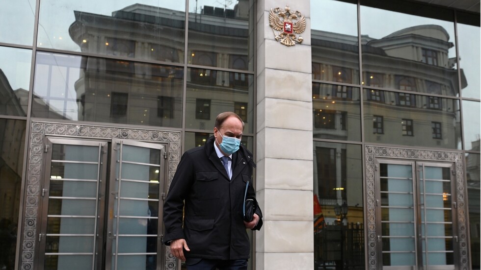 أنطونوف: لم يكن بإمكان روسيا ترك دونباس ليمزقها النازيون الجدد