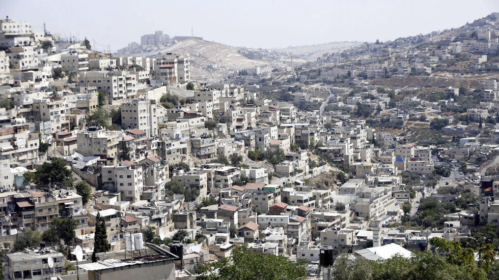 تسمم 42 امرأة في مسبح بالقدس