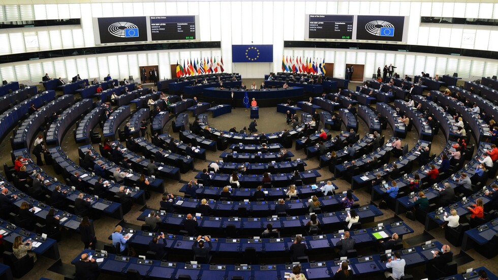 المفوضية الأوروبية تناقش اليوم منح أوكرانيا وجورجيا ومولدوفا وضع مرشح لعضوية الاتحاد