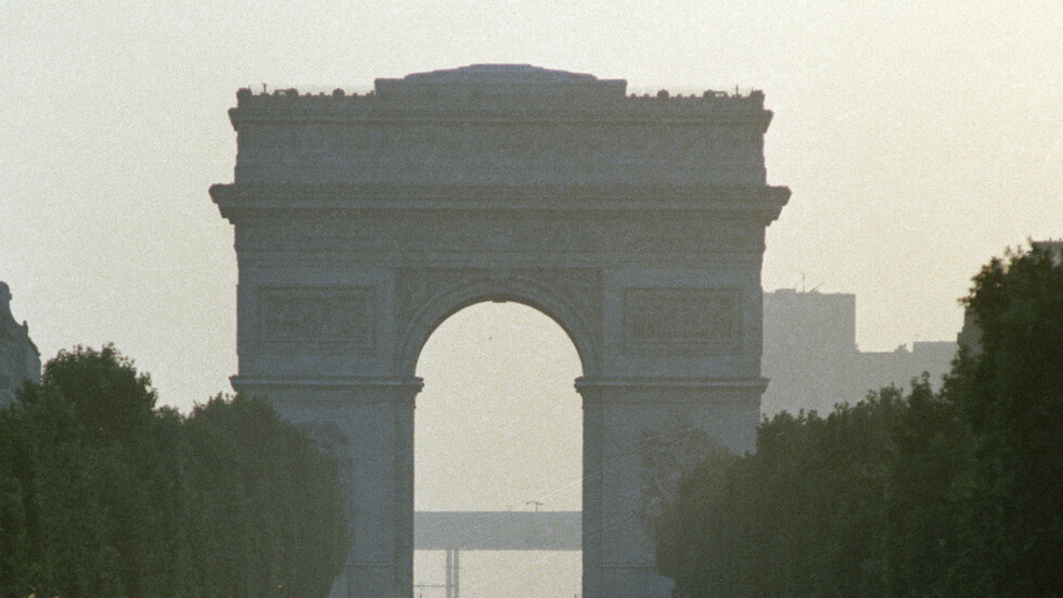 فرنسا تعلق على الأزمة بين إسبانيا والجزائر