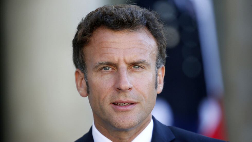 ماكرون يصل إلى رومانيا لتفقد القوات المنتشرة على أبواب أوكرانيا