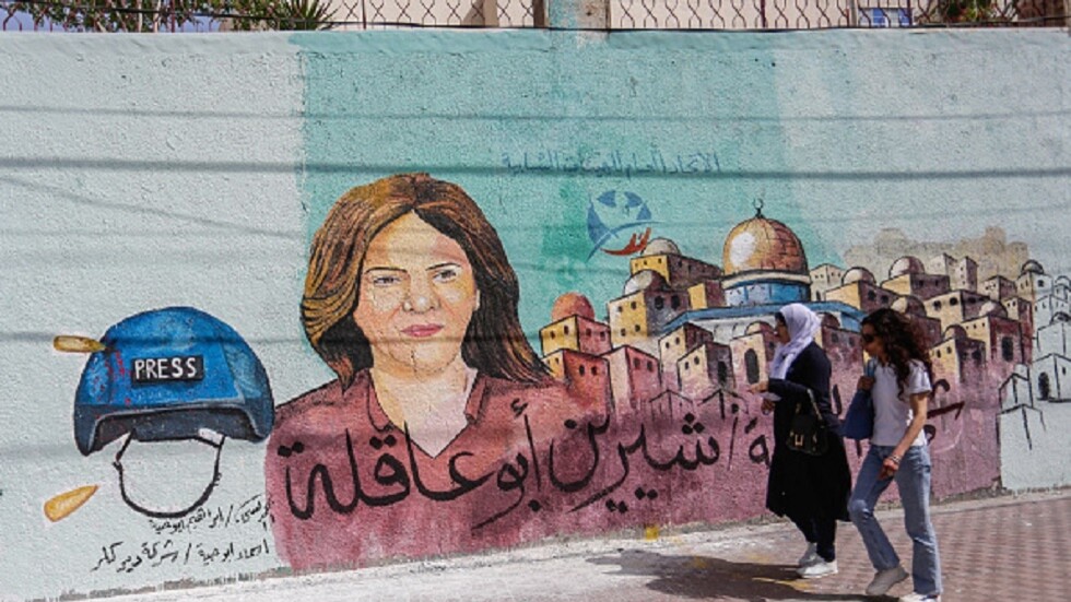 تقرير: الشرطة الإسرائيلية تبرئ ضباطا في تشييع جنازة أبو عاقلة