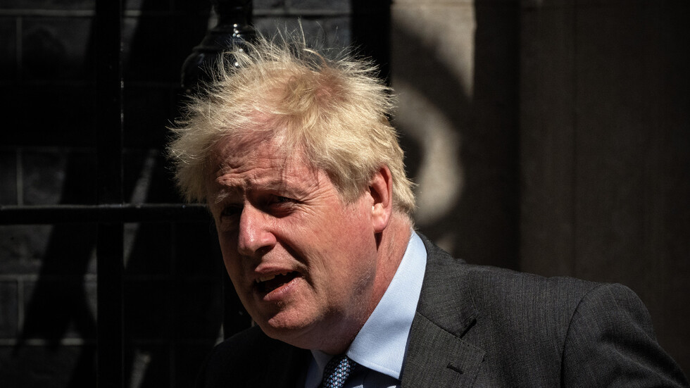 جونسون يدعو الغرب إلى الاستعداد لـ