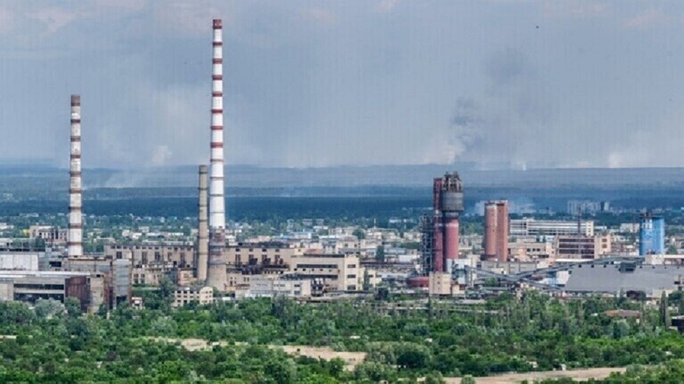 لوغانسك.. تمكّن مدنيين من الفرار من مصنع "أزوت" بالحيلة والحظ