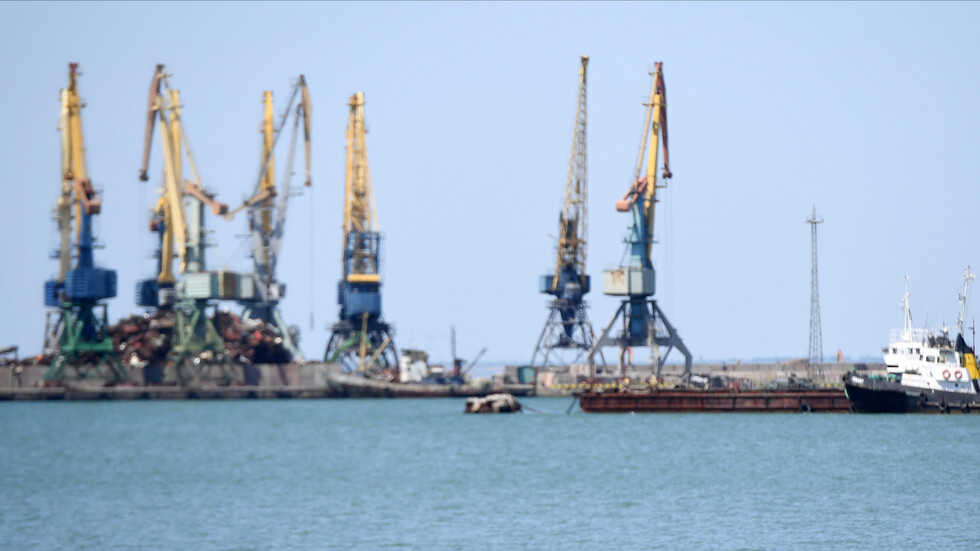 مسؤول: بدء نقل الحبوب إلى ميناء بيرديانسك لتصديره بحرا