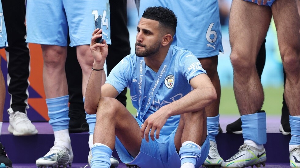 قائمة أفضل لاعبي الجزائر.. تيري هنري يتجاهل رياض محرز