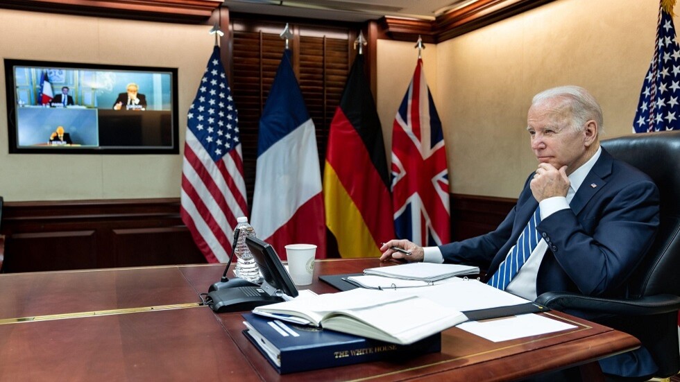 كيربي: الاتصالات بين بايدن وزيلينسكي أصبحت روتينية