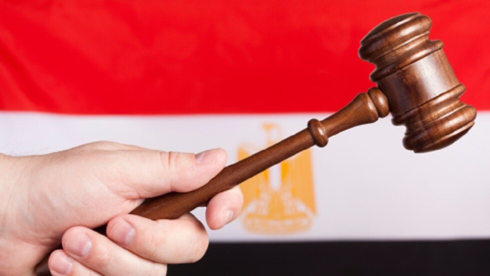 مصر.. بلاغ عاجل للنائب العام ضد مبروك عطية