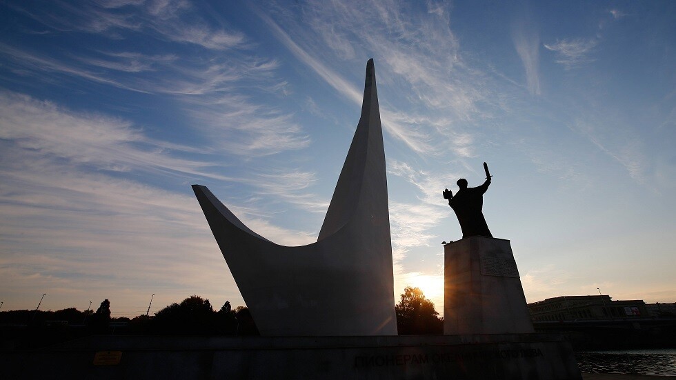 كاتب ومخرج أمريكي: واشنطن تحضّر استفزازات ضد موسكو بمشاركة ليتوانيا وبولندا
