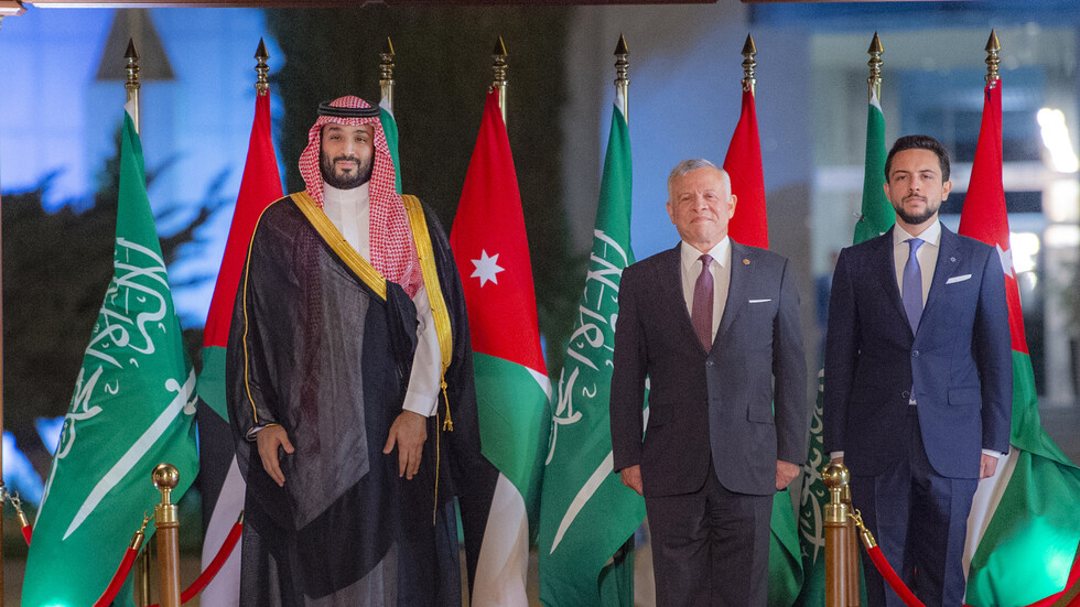 أسلوب تحية الأمير محمد بن سلمان لولي عهد الأردن يثير تفاعلا (فيديوهات)