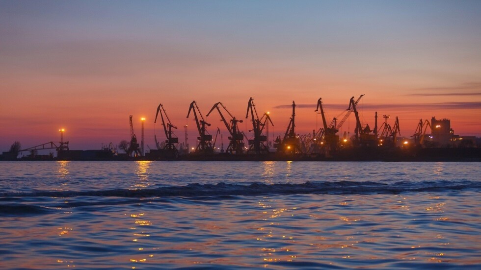 البحرية الروسية تؤمن خروج سفينة "آزوف كونكورد" التركية من ماريوبول