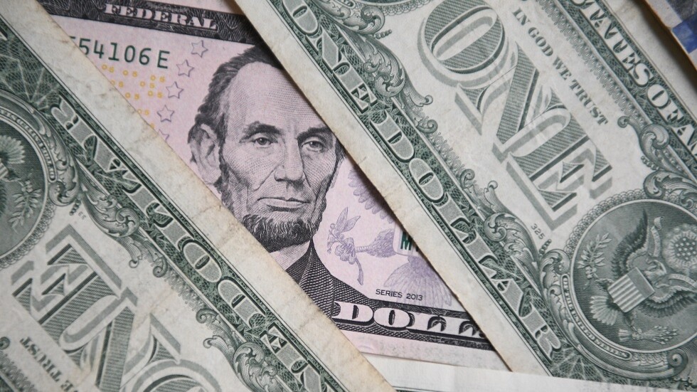 مؤشر الدولار يهبط 0.106% والفيدرالي ترك الباب مفتوحا لرفع الفائدة
