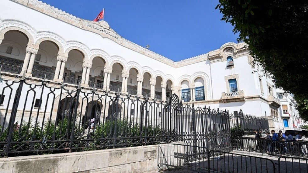 تونس.. قرارجديد بمنع السفر يشمل قيادي في النهضة لتهم بينها "ارتكاب أمر موحش ضد الرئيس"