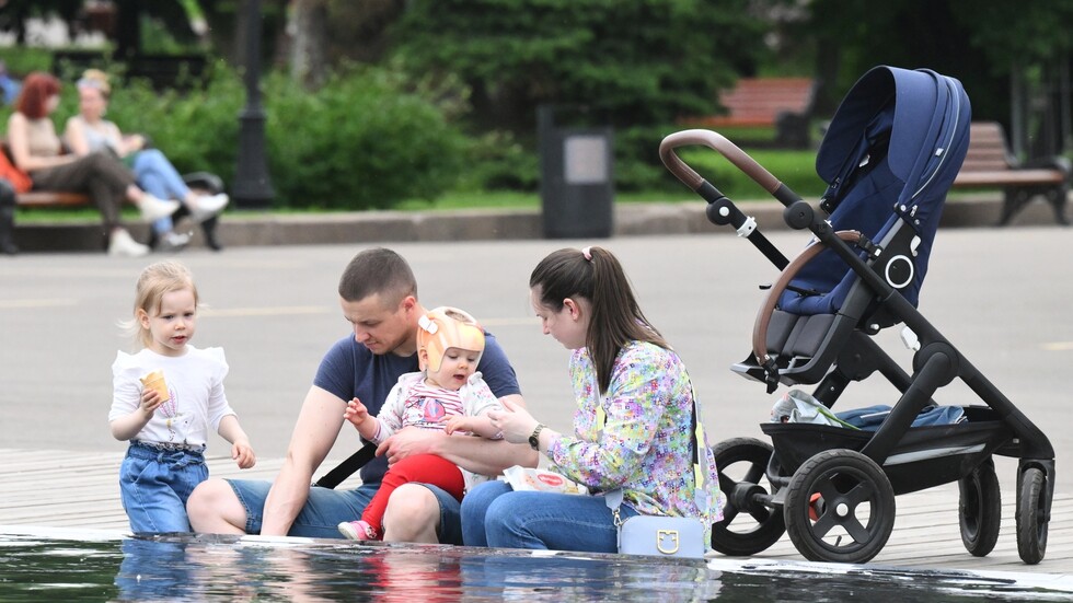 موسكو تستعد لموجة حر شديد وتجهز 160 غرفة مكيفة في الطرقات