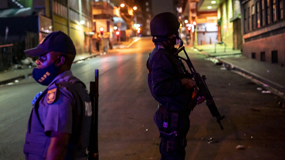 العثور على 17 جثة في حانة ليلية ببلدة "إيست لندن" بجنوب إفريقيا