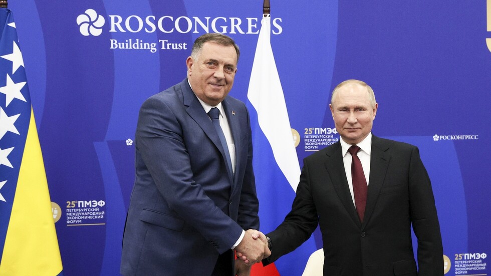 دوديك يأمل بعودة ترامب إلى السلطة ويؤكد: فخور باجتماعي مع بوتين