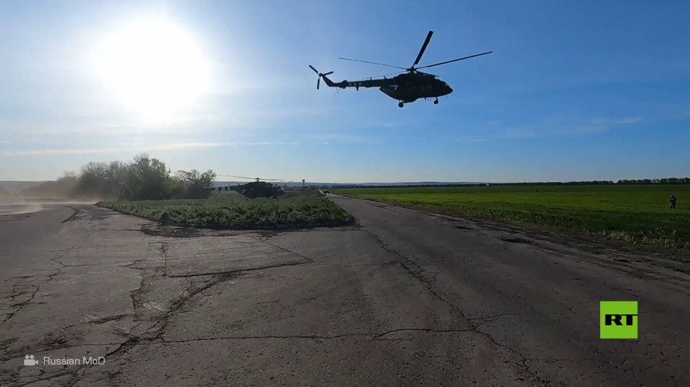 مروحيات مي-8 تنفذ مهام تشويش ضد الاستخبارات الإلكترونية الأوكرانية