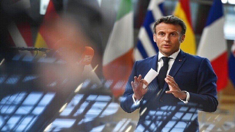 ماكرون: لا نية لتصنيف روسيا دولة راعية للإرهاب ونأمل بانتهاء الصراع قبل نهاية 2022