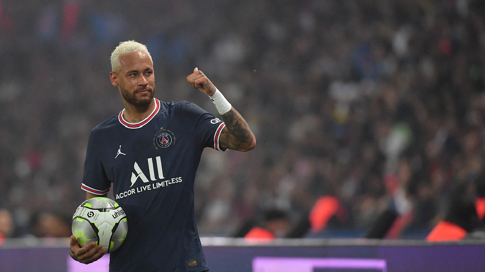 قائد منتخب البرازيل يوجه نصيحة لنيمار قد تخلصه من "جحيم" باريس