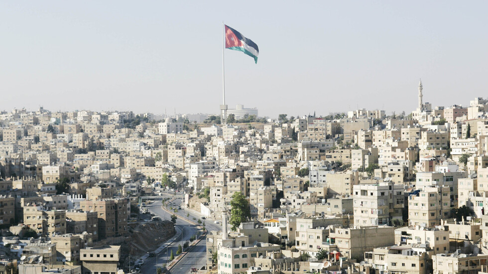 الأردن.. وفاة 3 أشخاص بينهم عنصر دفاع مدني سقطوا في حفرة