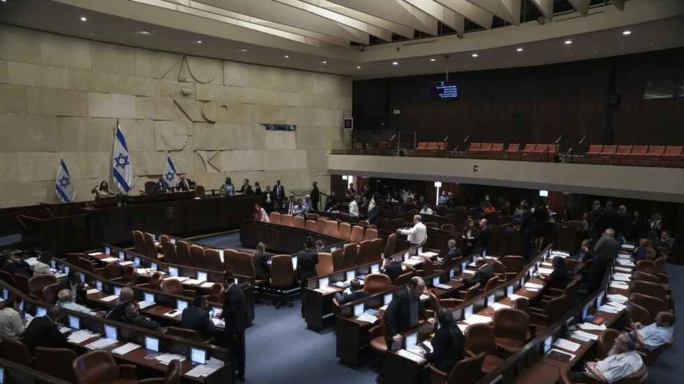 الكنيست يحل نفسه ويحدد موعد الانتخابات القادمة في 1 نوفمبر