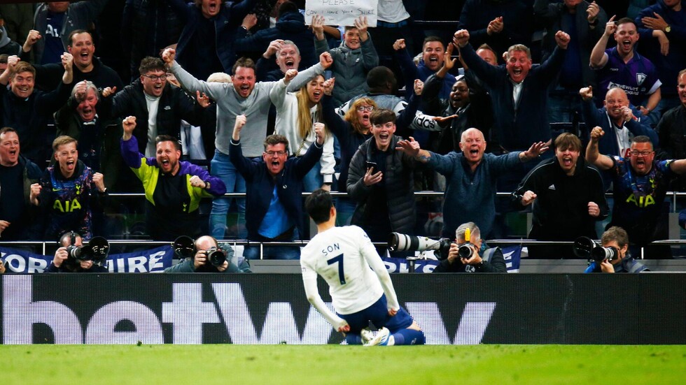 حرمان المدانين بجرائم كراهية عبر الإنترنت من دخول الملاعب