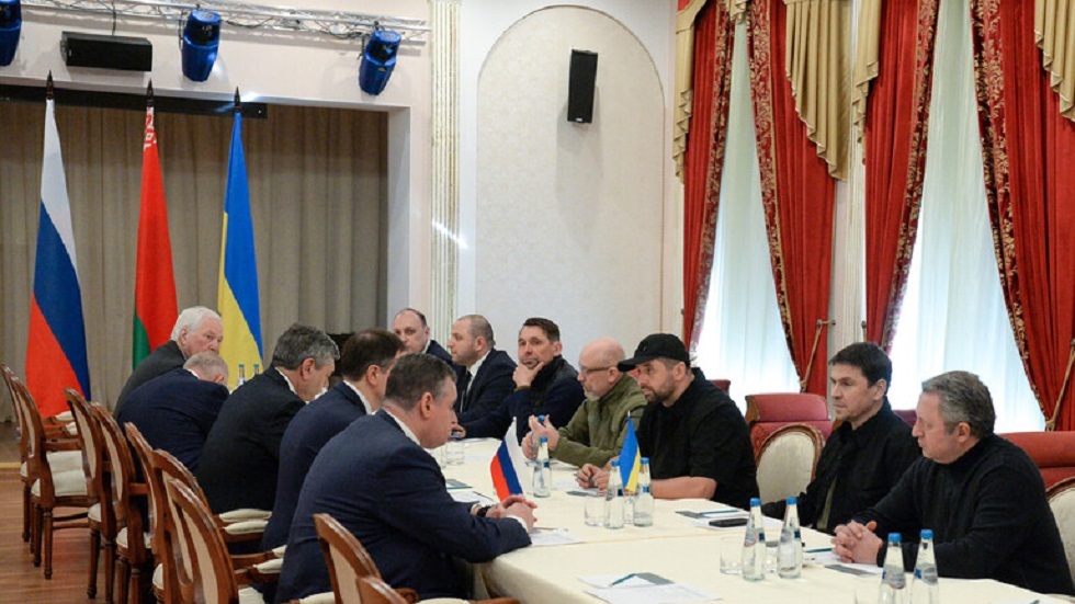 مدفيديف يشكك في استئناف المفاوضات مع أوكرانيا