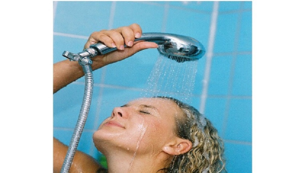 طبيب روسي: الاستحمام بالماء البارد قد يؤدي إلى تسمم قوي