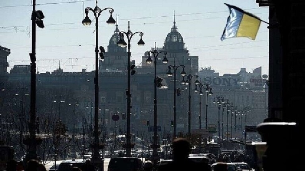 كييف تفرض عقوبات على أكثر من 12 ألف روسي