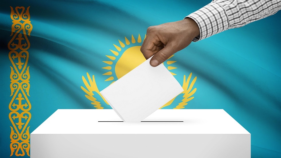 كازاخستان تجري استفتاء على التعديلات الدستورية