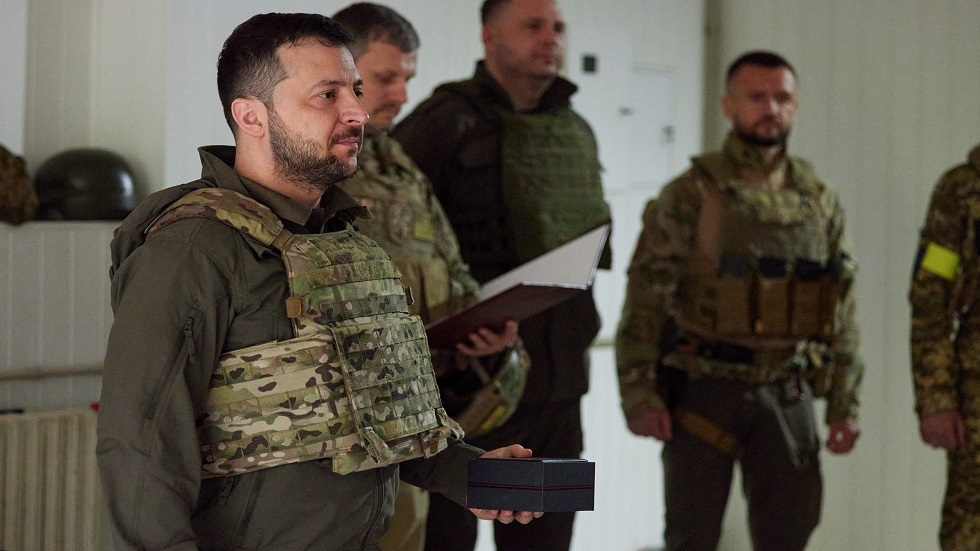 نائب أوكراني سابق: زيلينسكي يخشى اغتياله على أيدي المخابرات الغربية