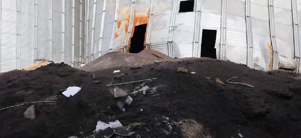دونيتسك: القوات الأوكرانية أحرقت أطنانا من الحبوب في ميناء ماريوبول