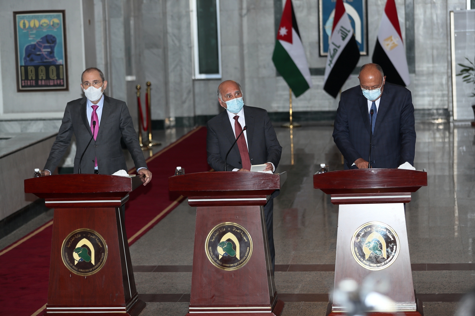 وزيرا خارجية مصر والأردن يصلان بغداد في زيارة رسمية