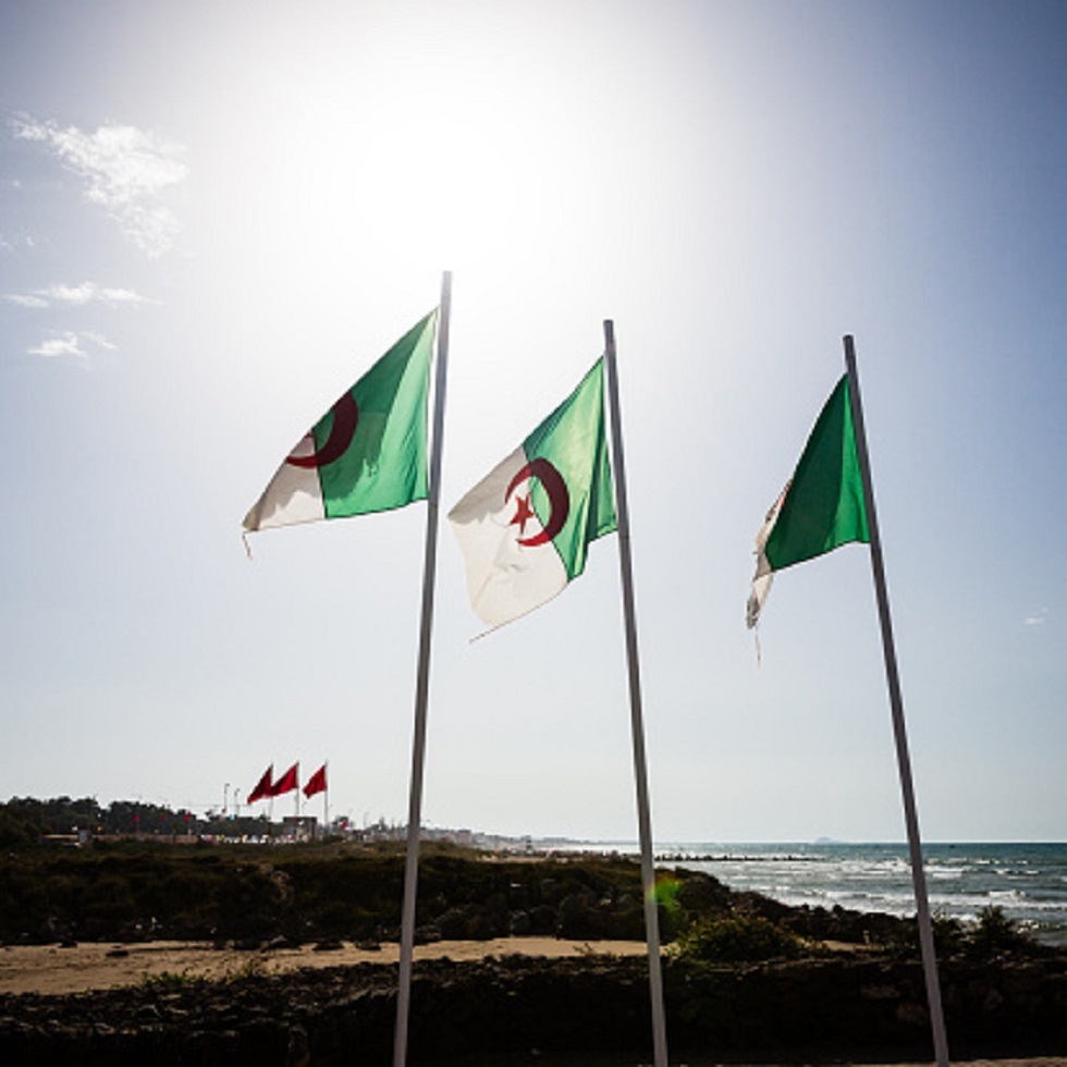 الجزائر.. ضبط كميات ضخمة من المخدرات قادمة من المغرب