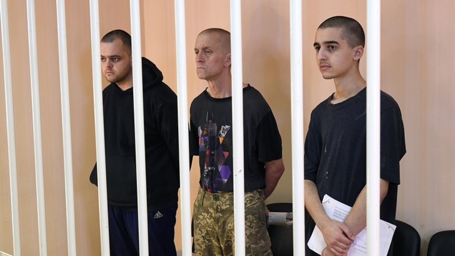 محكمة في دونيتسك تحكم بالإعدام على 3 مرتزقة أجانب